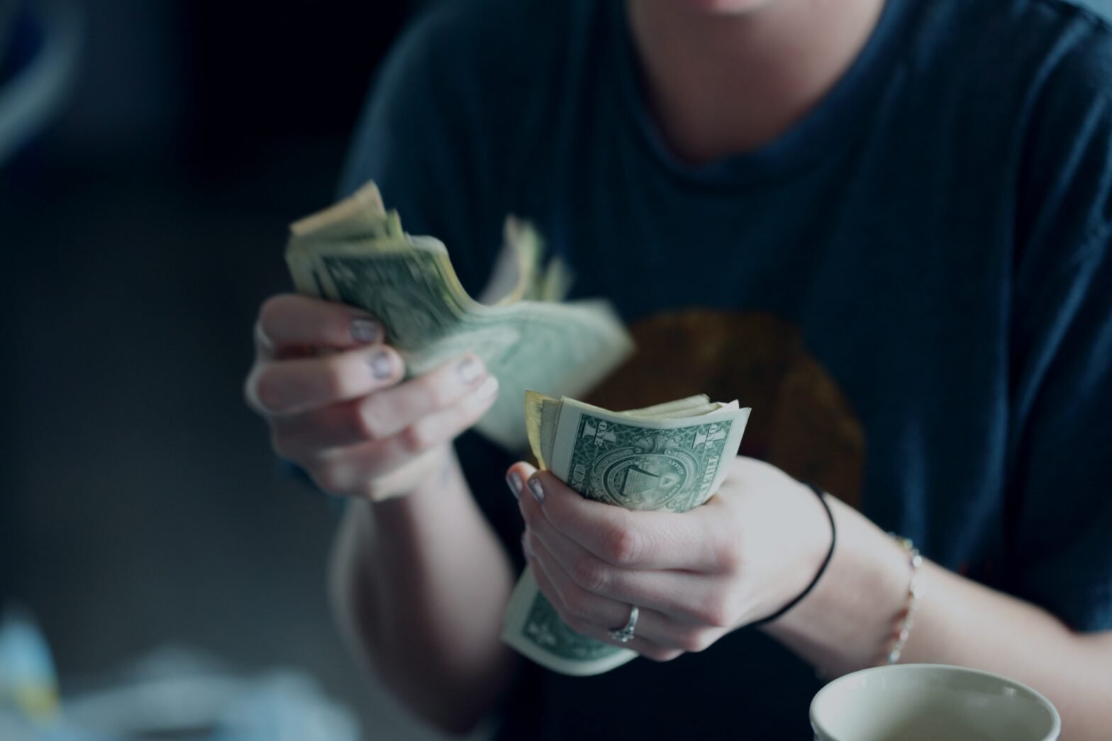 how to train your brain to save more money according to psychologists 5